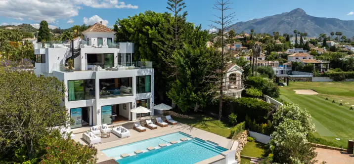 Продажа  отдельно стоящей виллы в Nueva Andalucía 2