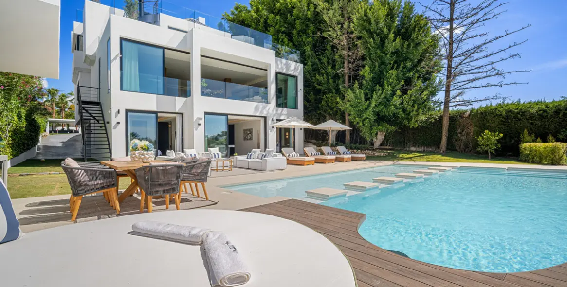 Продажа  отдельно стоящей виллы в Nueva Andalucía 6