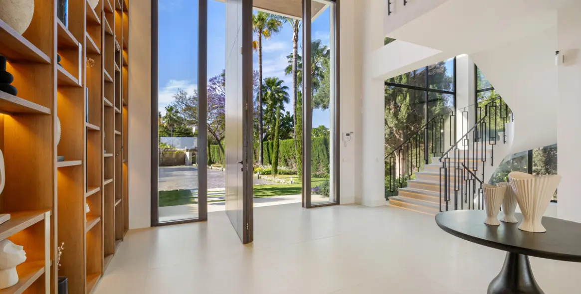 Продажа  отдельно стоящей виллы в Nueva Andalucía 9