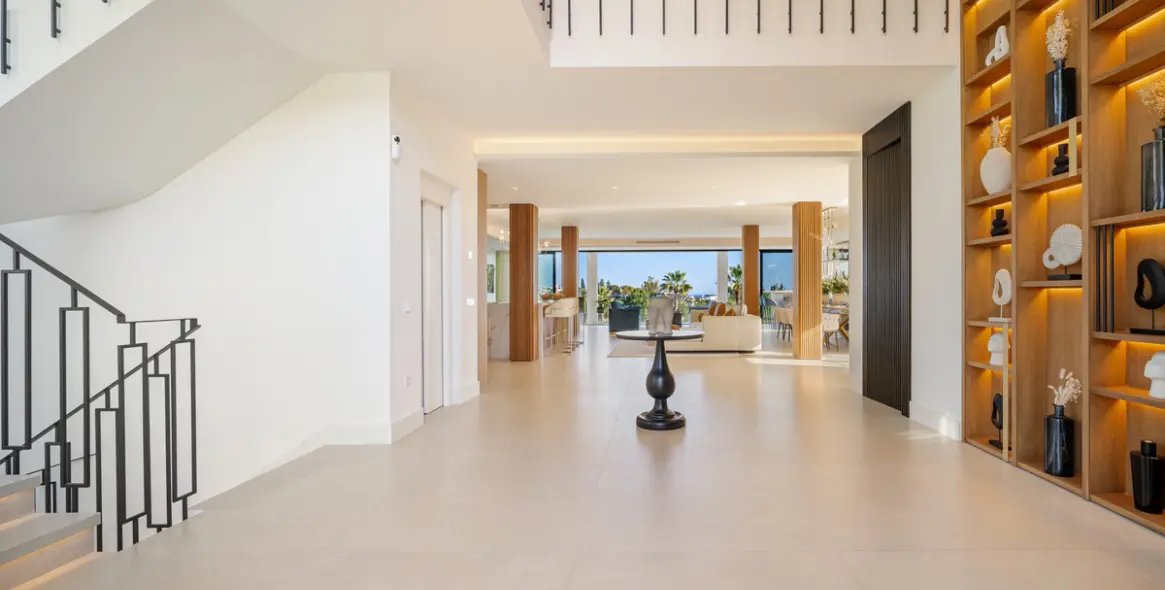 Продажа  отдельно стоящей виллы в Nueva Andalucía 11