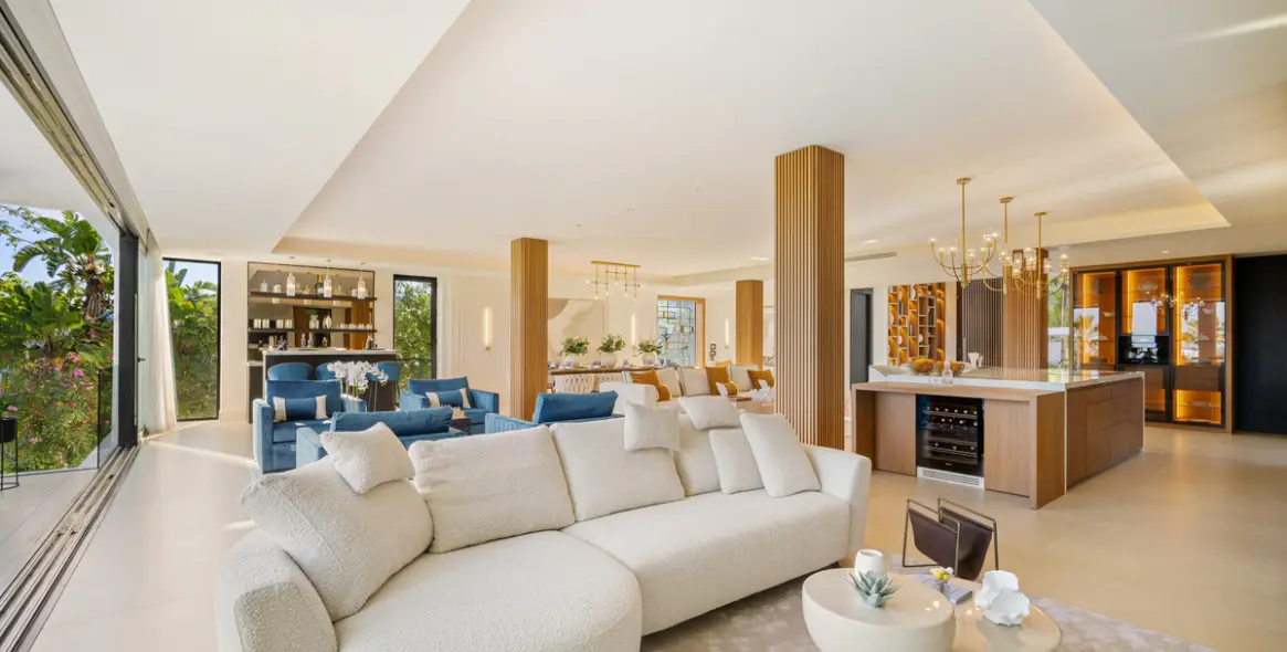 Продажа  отдельно стоящей виллы в Nueva Andalucía 13