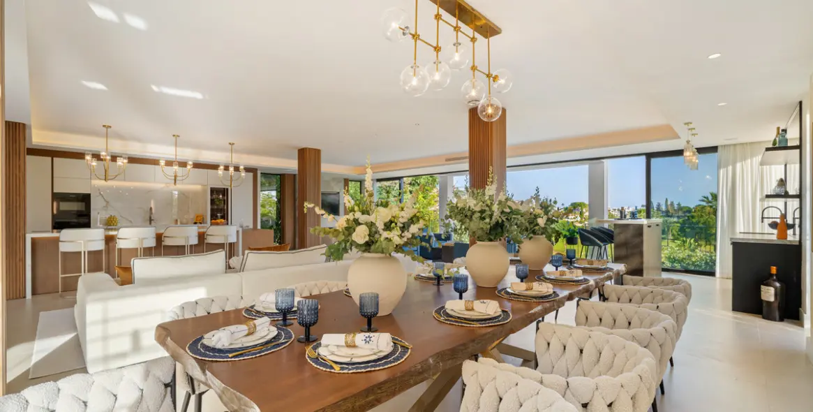 Продажа  отдельно стоящей виллы в Nueva Andalucía 15