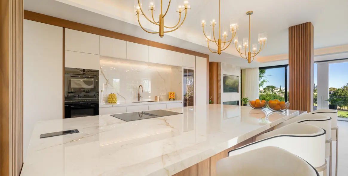 Venta de villa independiente en Nueva Andalucía 23