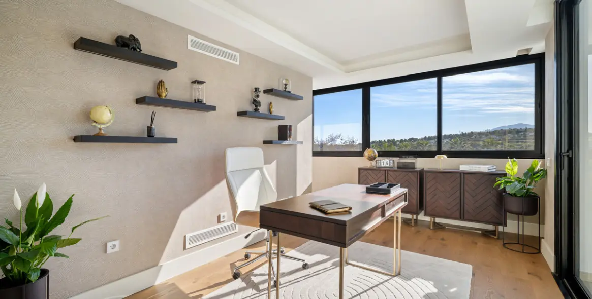 Venta de villa independiente en Nueva Andalucía 24