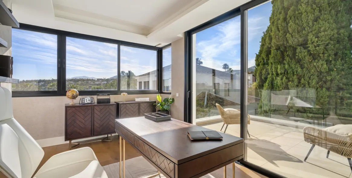 Venta de villa independiente en Nueva Andalucía 25