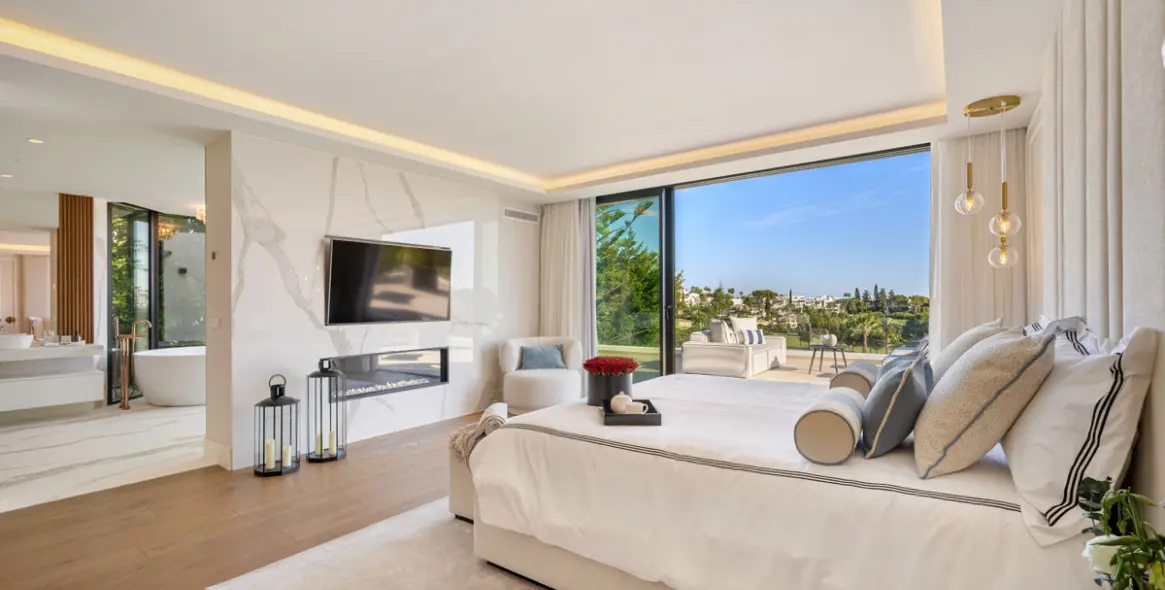 Venta de villa independiente en Nueva Andalucía 28