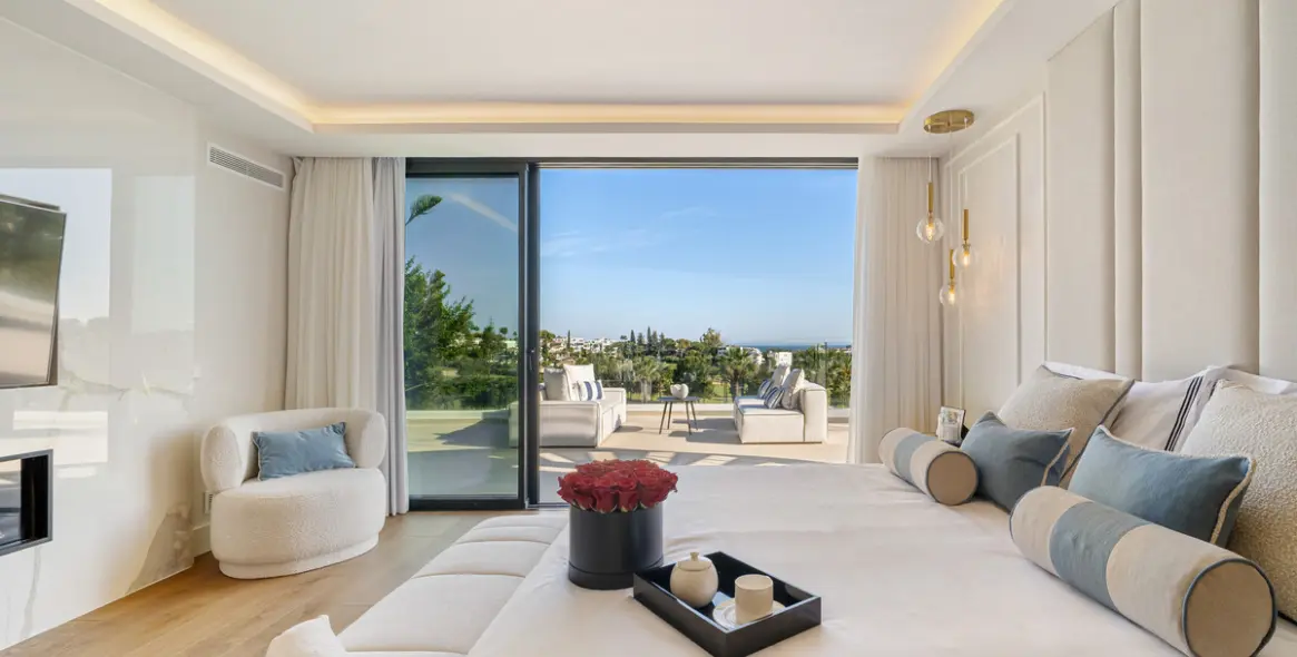 Venta de villa independiente en Nueva Andalucía 30