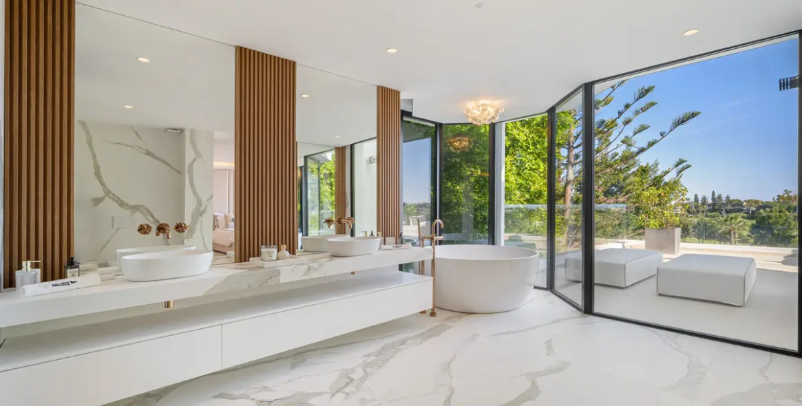 Venta de villa independiente en Nueva Andalucía 31