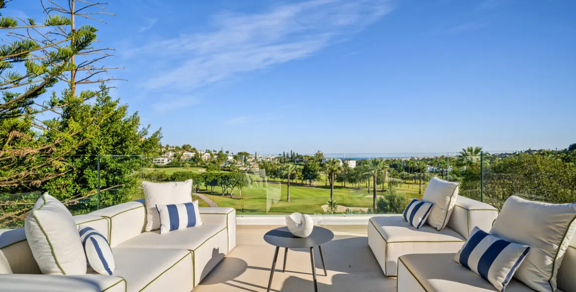 Venta de villa independiente en Nueva Andalucía 33