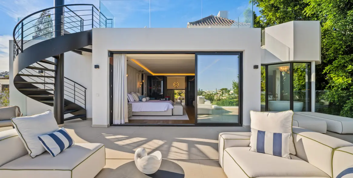 Venta de villa independiente en Nueva Andalucía 34