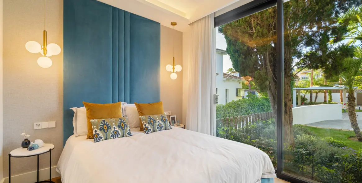 Venta de villa independiente en Nueva Andalucía 39