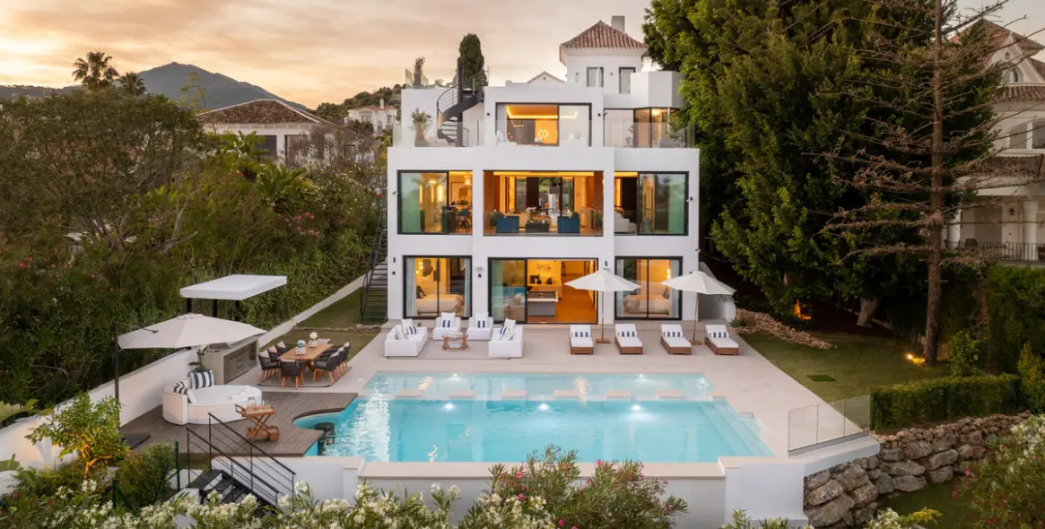 Venta de villa independiente en Nueva Andalucía 51