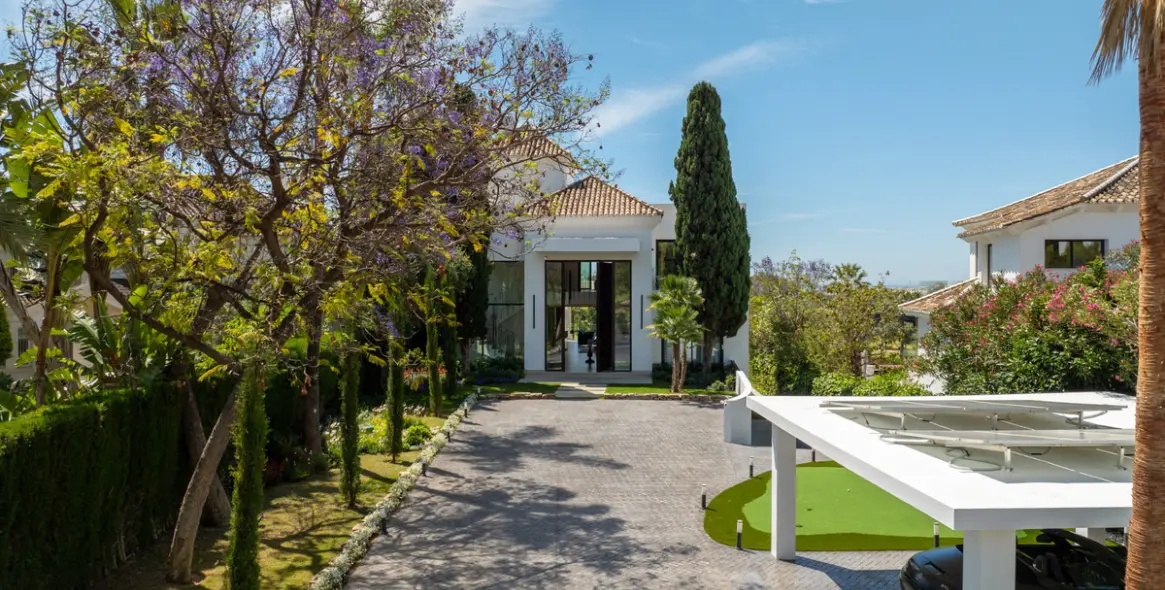 Venta de villa independiente en Nueva Andalucía 55