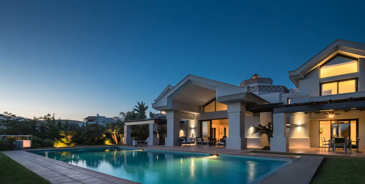 Продажа  отдельно стоящей виллы в Benahavís (район Los Flamingos) 2