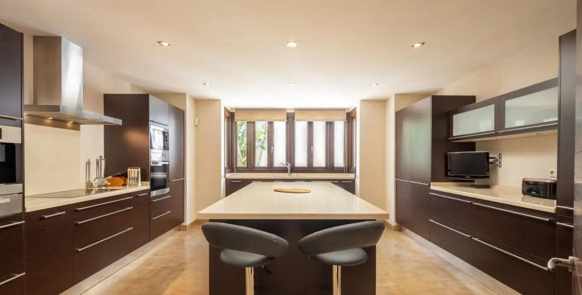 Продажа  отдельно стоящей виллы в Benahavís (район Los Flamingos) 9