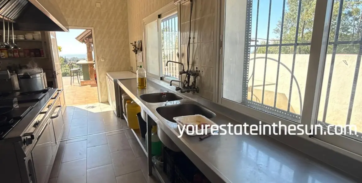 Sale of restaurant in Benahavís 31