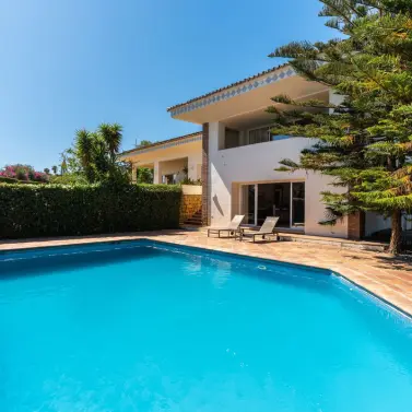 Sale of detached villa in Benahavís