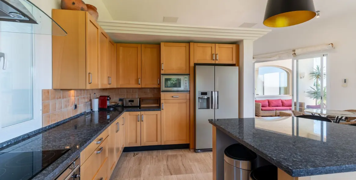 Sale of detached villa in Benahavís 19