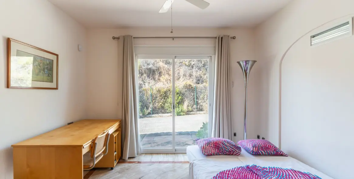 Sale of detached villa in Benahavís 38