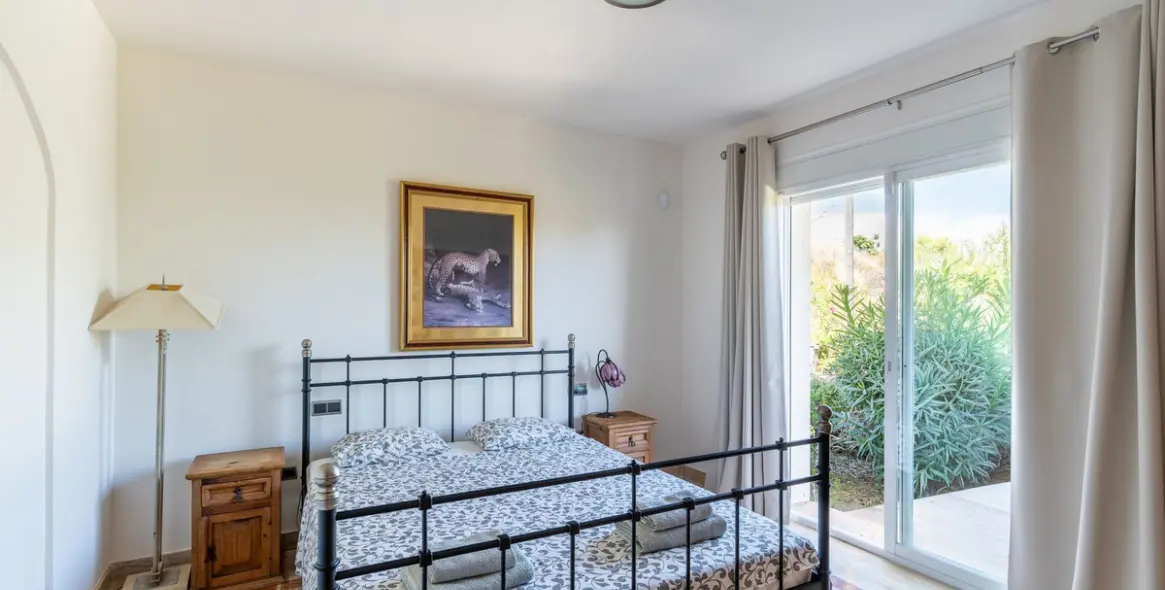 Sale of detached villa in Benahavís 40