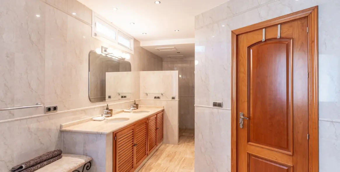 Sale of detached villa in Benahavís 44