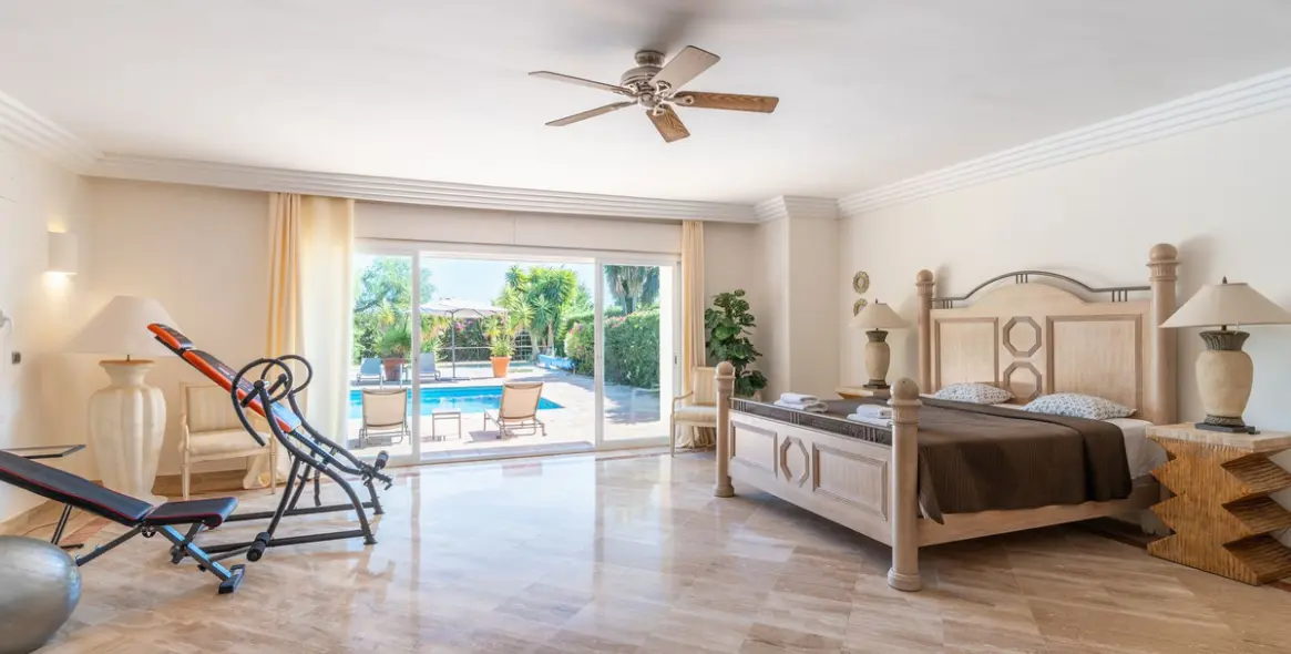 Sale of detached villa in Benahavís 46