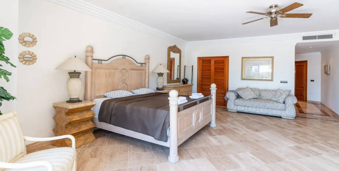 Sale of detached villa in Benahavís 49