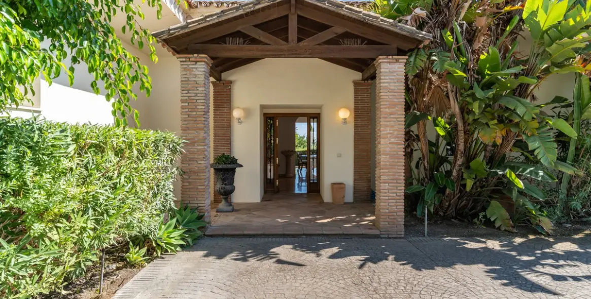 Sale of detached villa in Benahavís 55