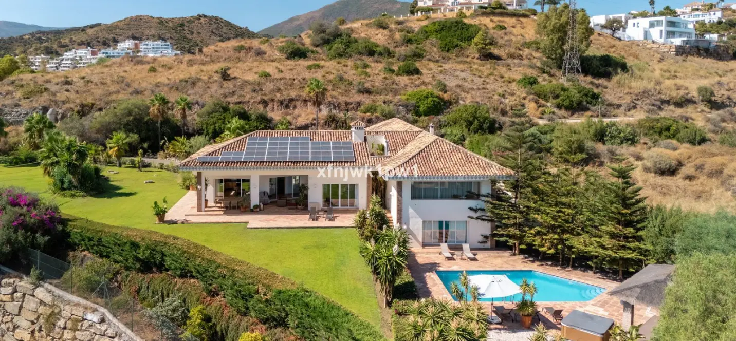 Sale of detached villa in Benahavís 1