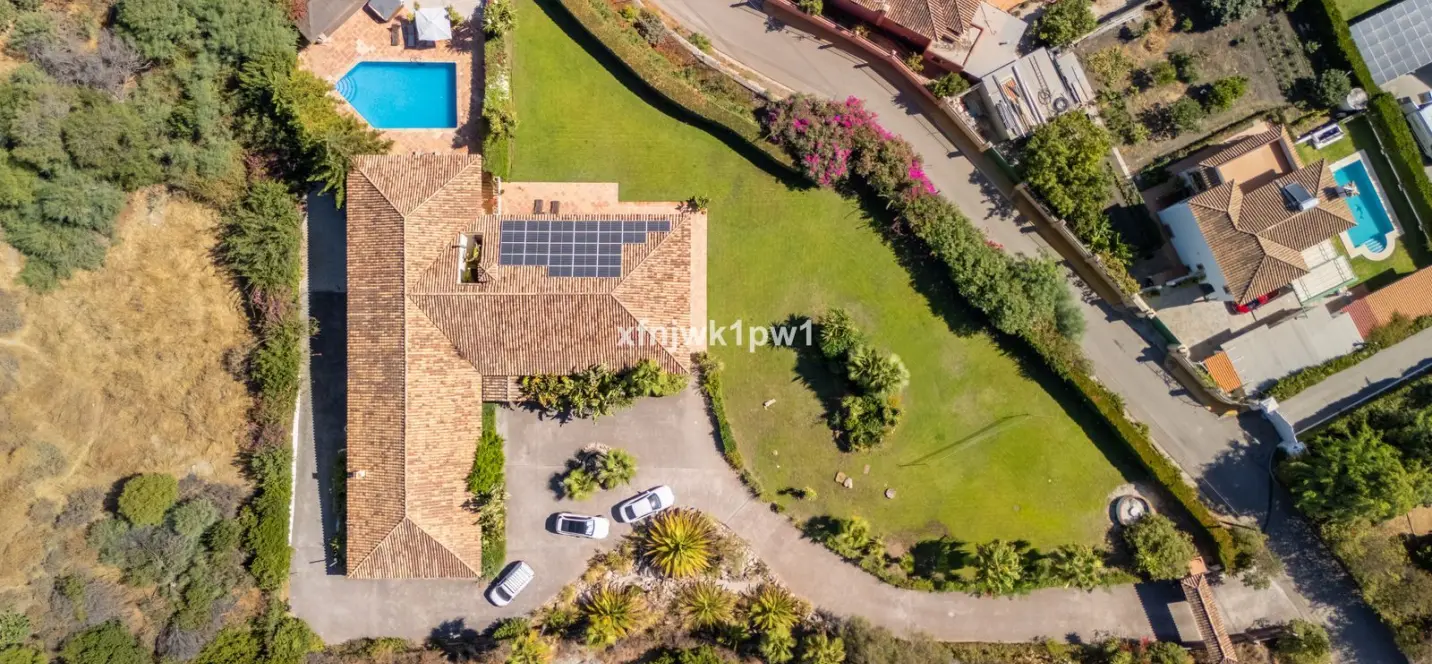 Sale of detached villa in Benahavís 4