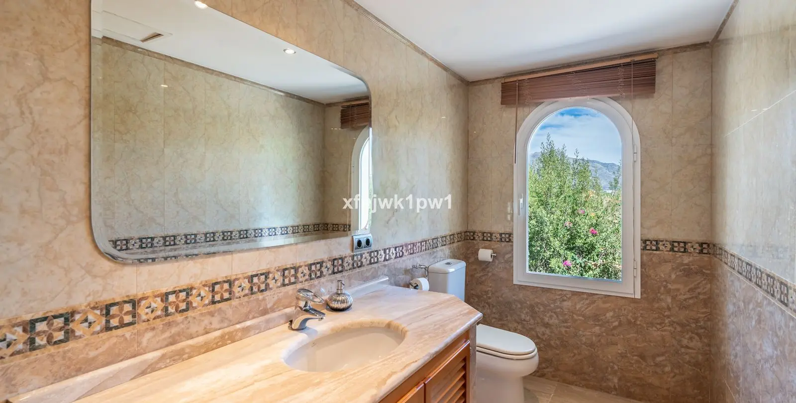 Sale of detached villa in Benahavís 30
