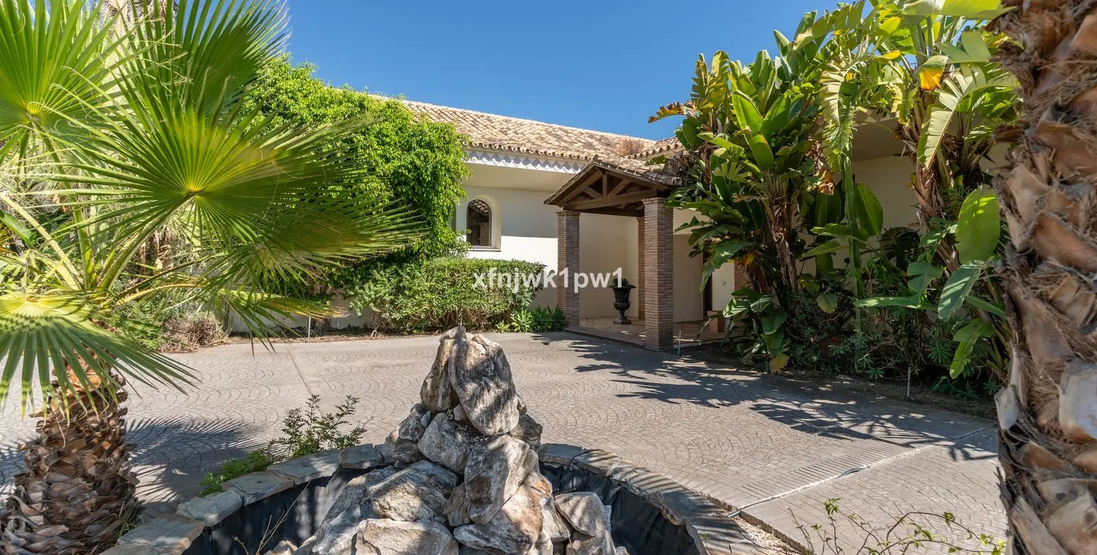Sale of detached villa in Benahavís 53