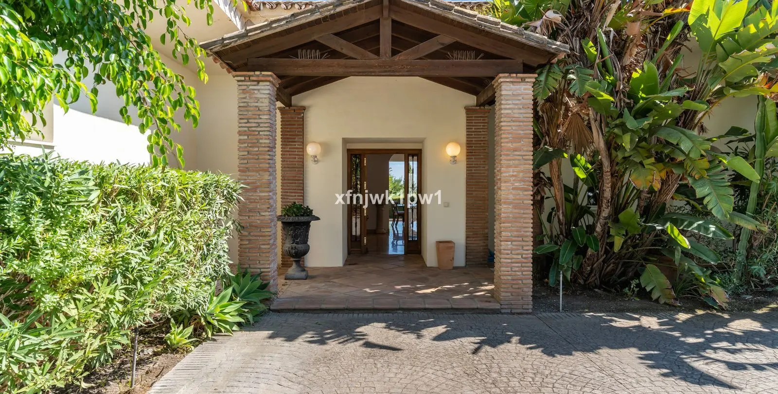 Sale of detached villa in Benahavís 55
