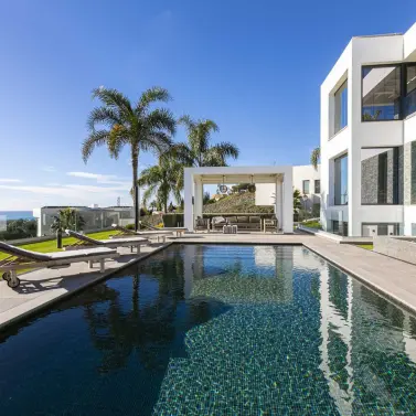 Sale of detached villa in Benahavís