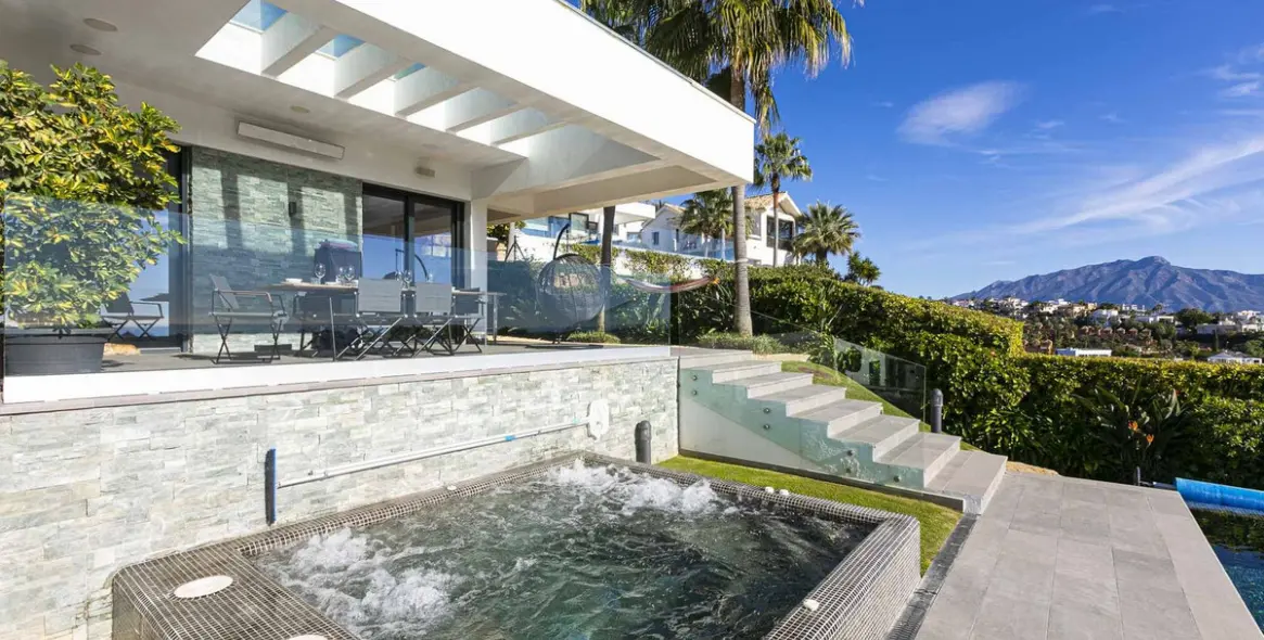 Sale of detached villa in Benahavís 23