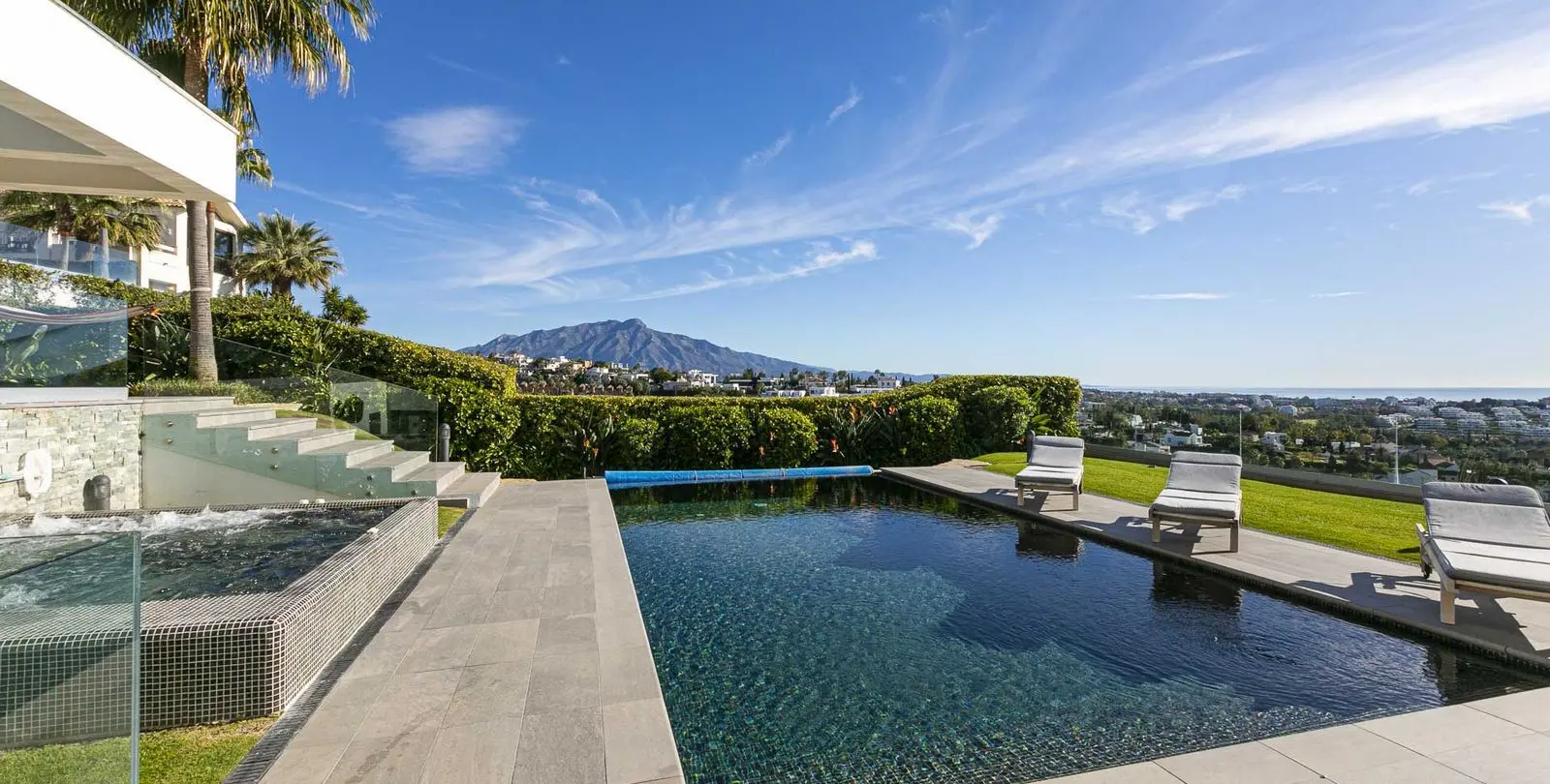 Sale of detached villa in Benahavís 21