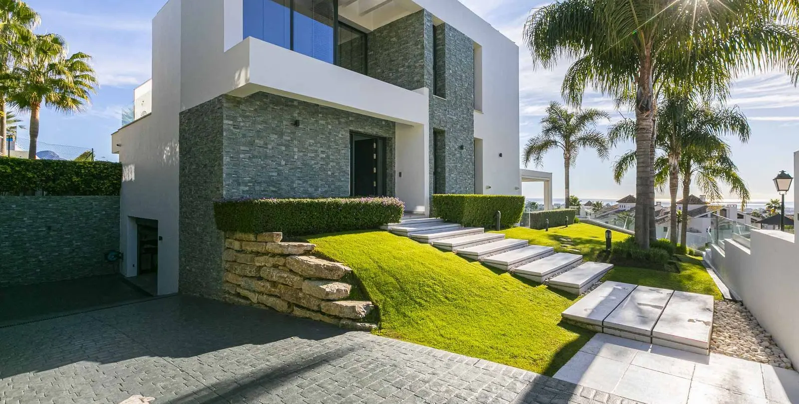 Sale of detached villa in Benahavís 58