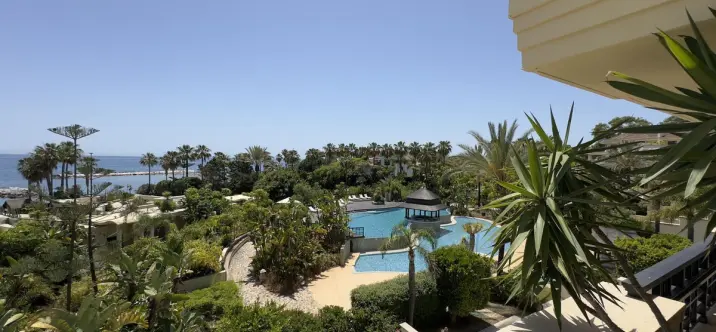 Short-term rent of middle floor apartment in Puerto Banús 3