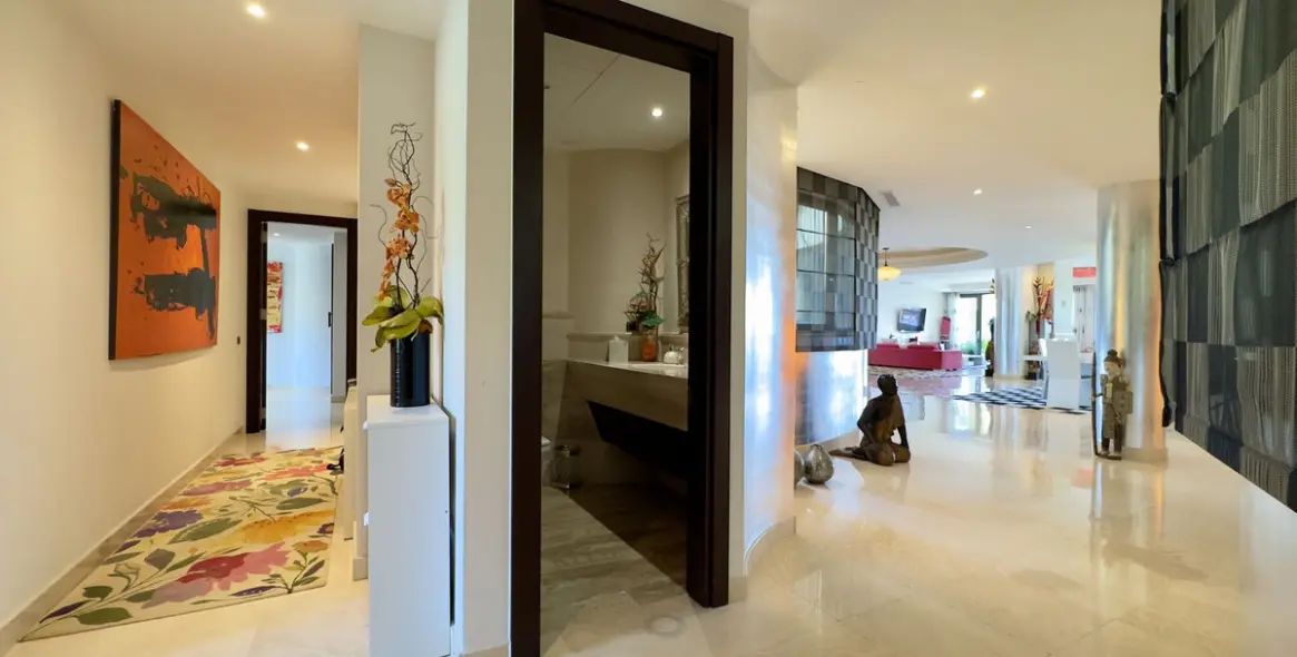 Short-term rent of middle floor apartment in Puerto Banús 15