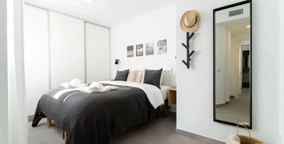 Sale of apartment complex in Mijas Costa 17