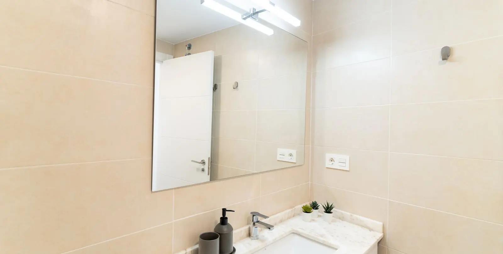Продажа апартаментного комплекса в Mijas Costa 16