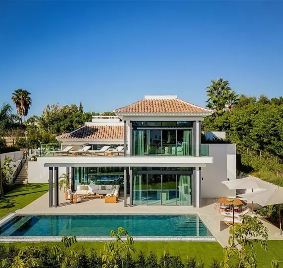 Detached villa R4795540