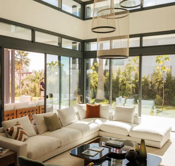 Detached villa R4795540