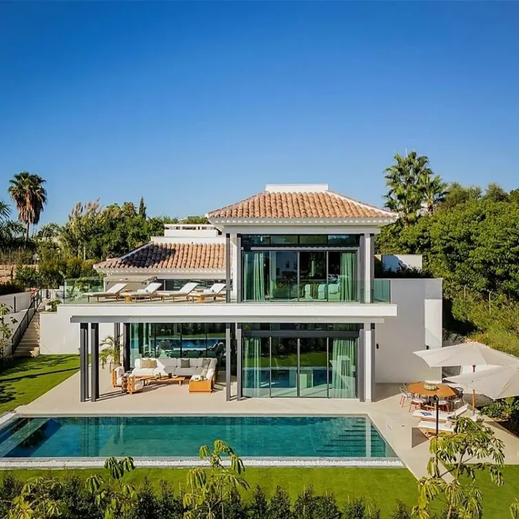 Продажа  отдельно стоящей виллы в Marbella