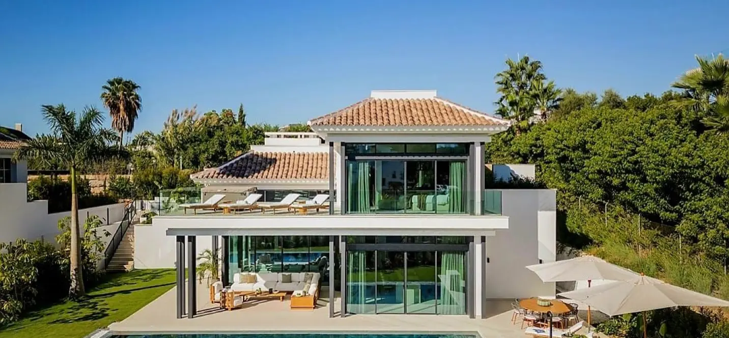 Продажа  отдельно стоящей виллы в Marbella 0
