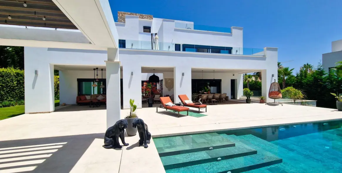 Sale of detached villa in Marbella (district Marbella) 1