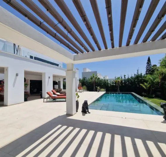 Detached villa R5109376