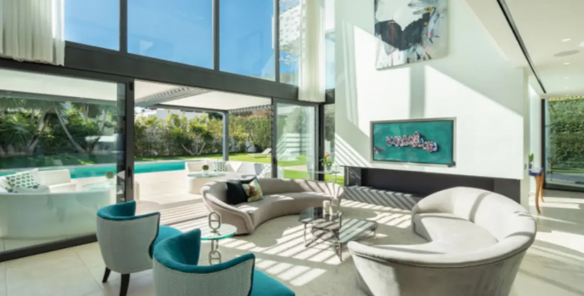 Sale of detached villa in Puerto Banús 2