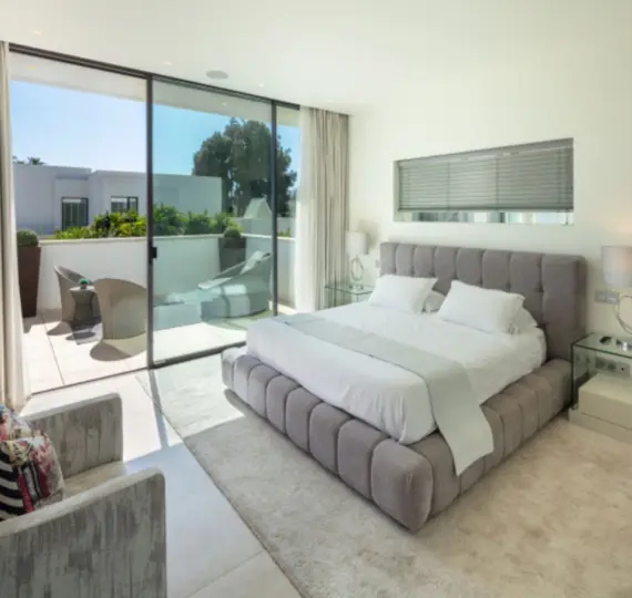 Venta de villa independiente en Puerto Banús