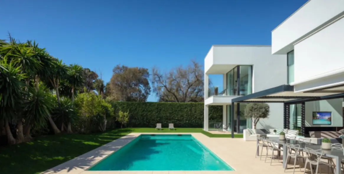 Sale of detached villa in Puerto Banús 17